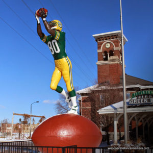 Donald Driver statue